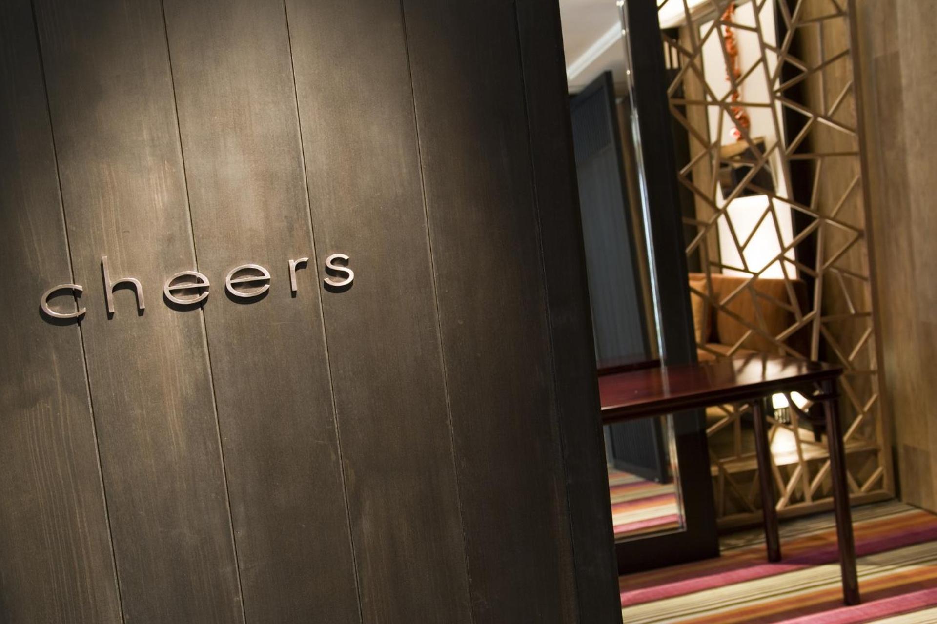 Grand Hyatt Taipei Hotel Exterior foto Entrance to Cheers
